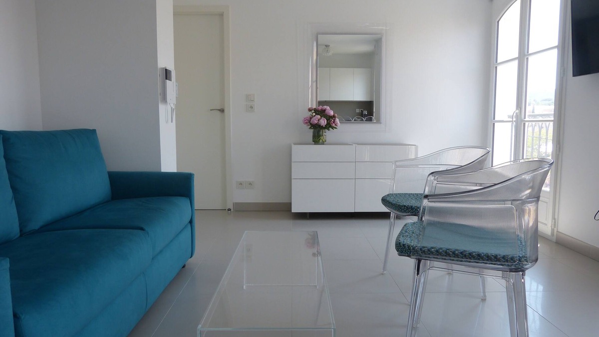 Saint-Tropez City Centre Apartment | Place of the Strings in the heart of St Tropez apartment T2 new 2/4 with parking