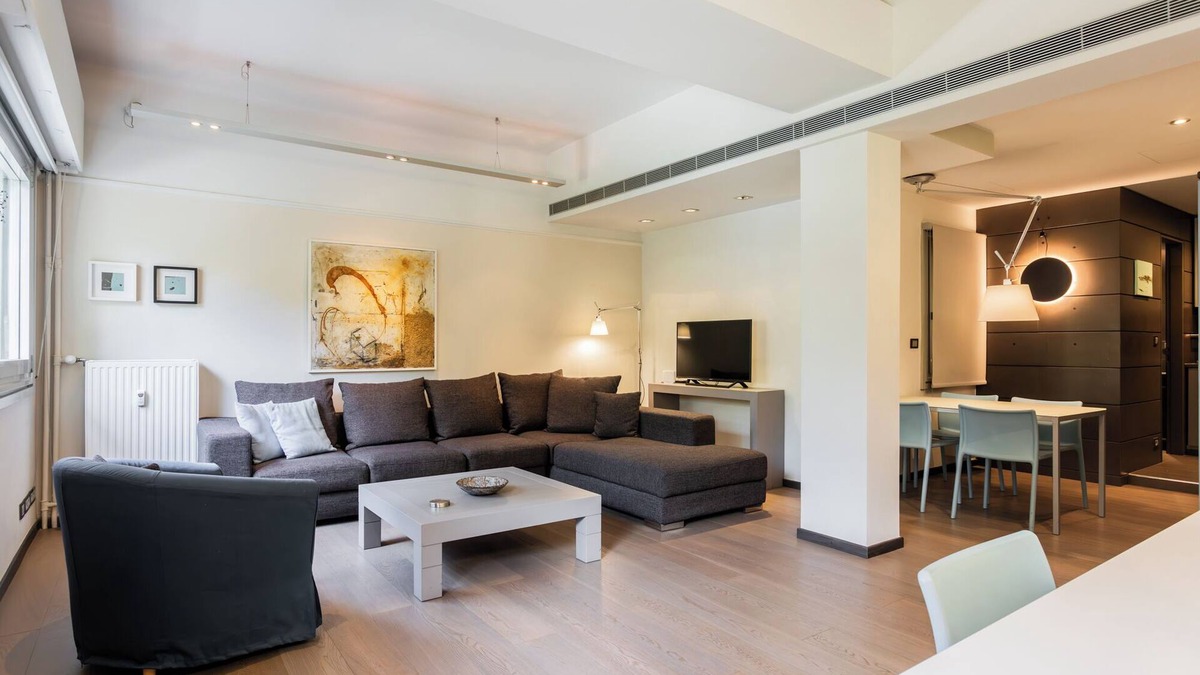 Athens City Centre Apartment | Plaka: Stylish Flat Overlooking Cathedral Sq. CM1