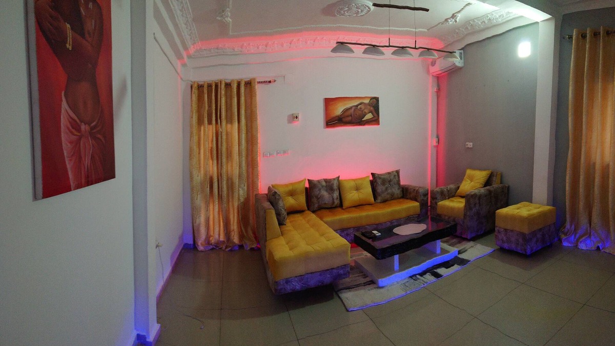 Yaounde Apartment | Plan B by bastos