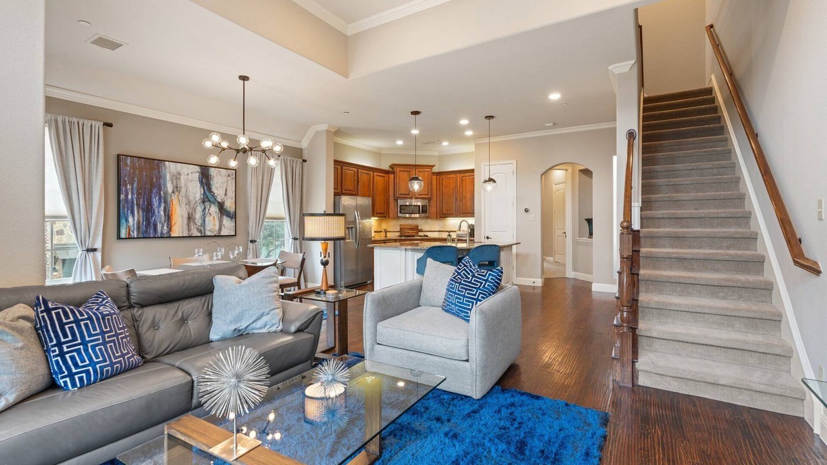 Legacy Park House | Plano Luxurious Shops of Legacy Townhome. n