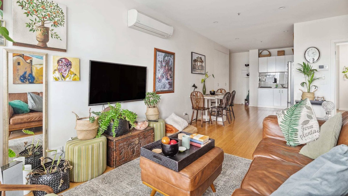 Northcote Apartment | Plantation Boho - Vibrant Northcote Abode