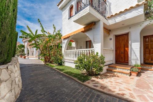 Los Arenales del Sol Villa | Playa Carabassi Villa