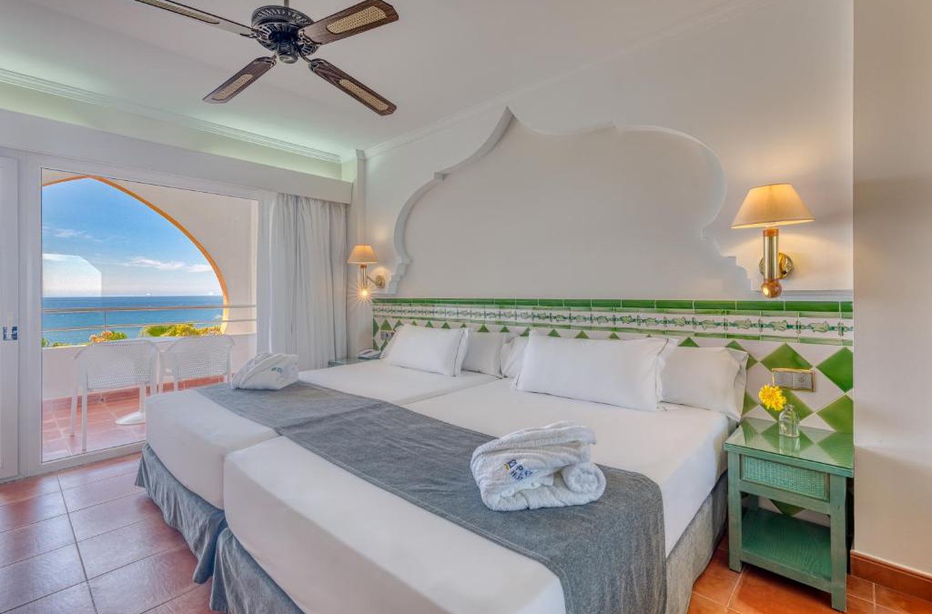 Velilla-Taramay Hotel | Playacálida