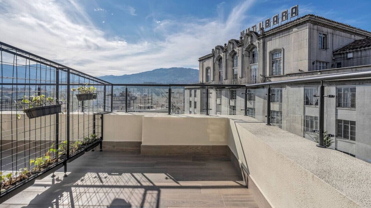 Villa Nueva Apartment | Plaza botero loft in downtown near Metro station