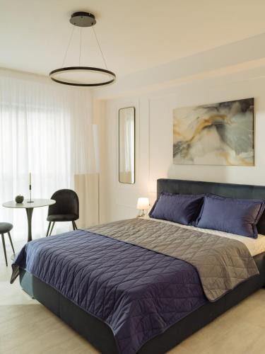 Militari Apartment | Plaza Luxury & Cozy Apartment
