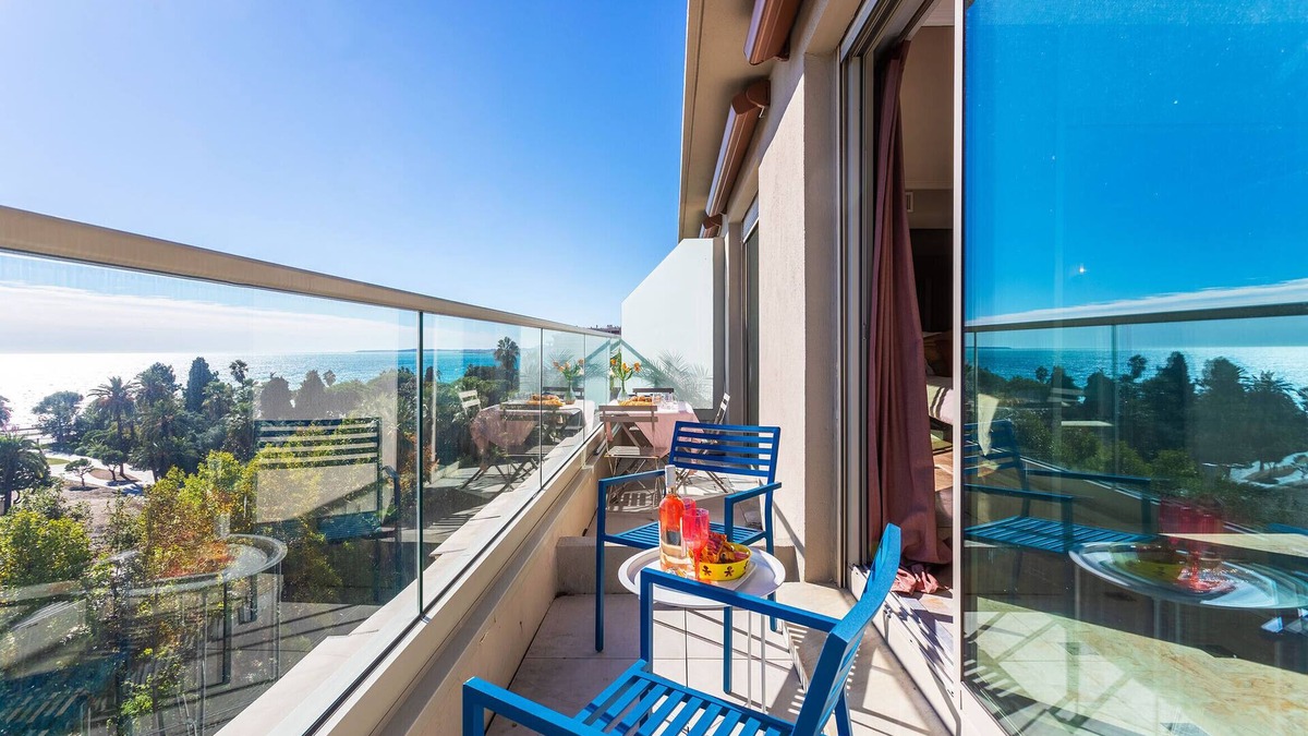Jean-Medecin Apartment | PLAZA TERRACE AP4065 by RIVIERA HOLIDAY HOMES