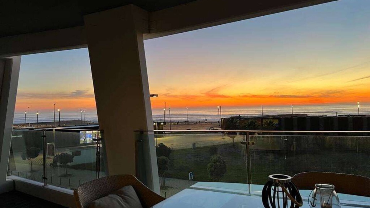 Costa de Caparica Condo | Plazza T2 Luxury apartment whith sea view face t