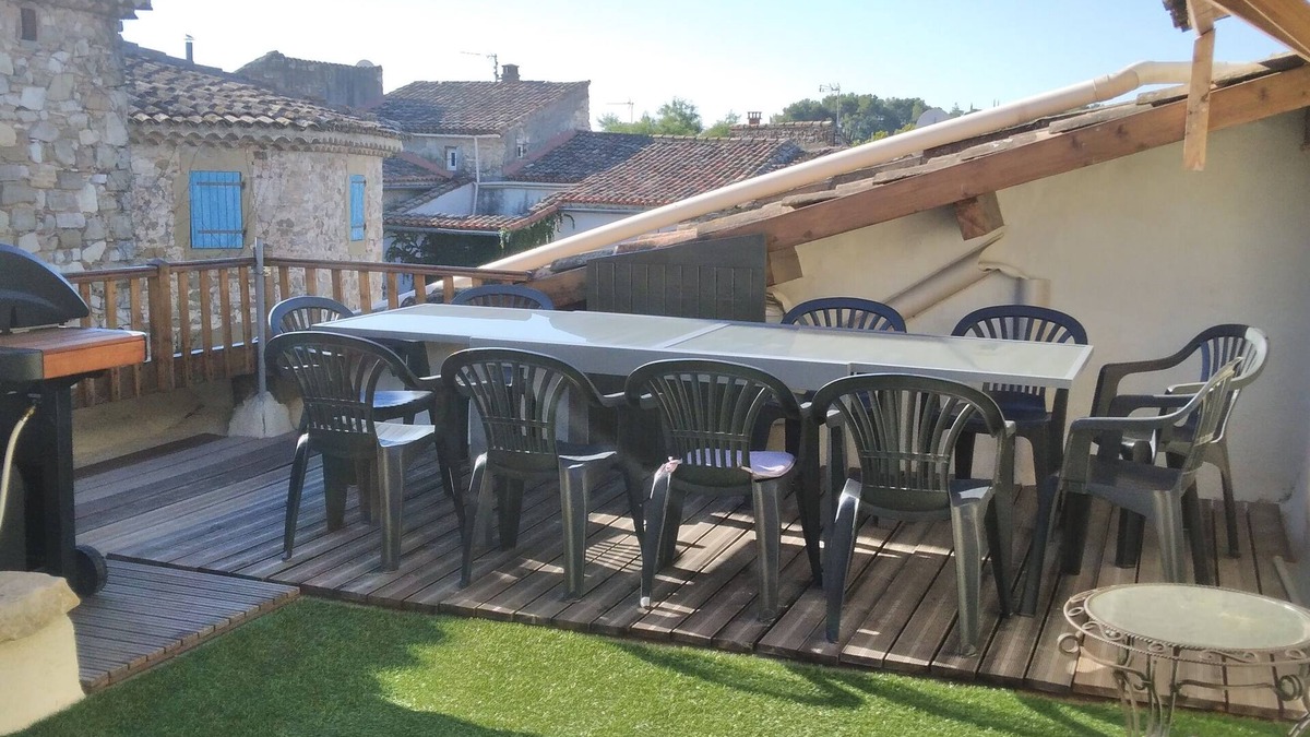 Saint-Jean-de-Ceyrargues House | Pleasant village house near Nimes with terrace and games room