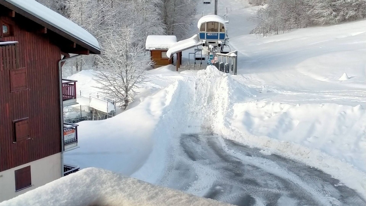 Hirmentaz Apartment | Pleasant studio for 4 people, family ski resort Bellevaux Hirmentaz.