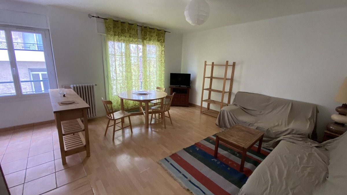 La Castellane Apartment | Pleasant, furnished T3 apartment in the heart of Marseille