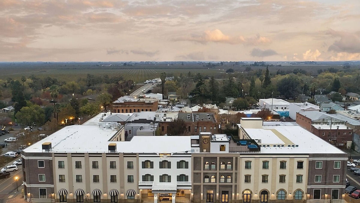 Winters Hotel | Pleasant Stay! 3 Modern Units, Outdoor Fireplace, Free Parking, Pet-friendly!