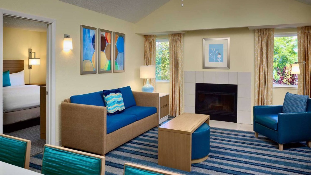 Flagstaff Resort | Pleasant Stay, Convenient Location! Near Bushmaster Park, Pets are Allowed
