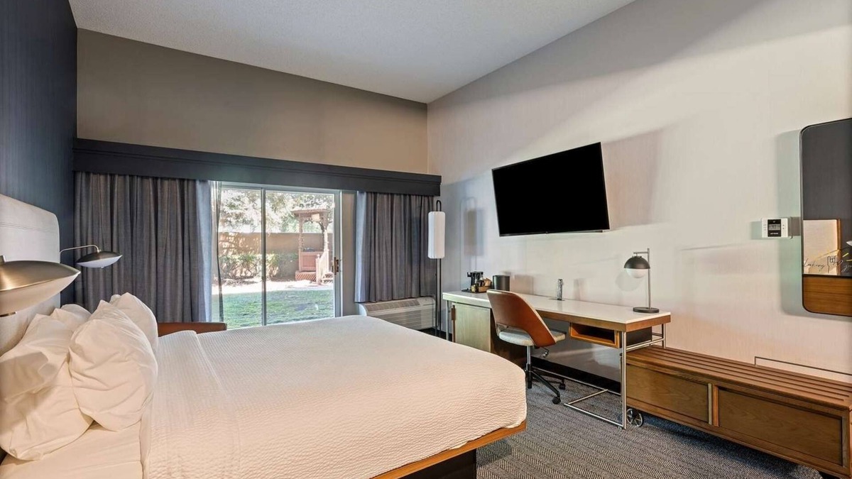 San Ramon Hotel | Pleasant Stay! Pet-friendly Hotel with Outdoor Poo