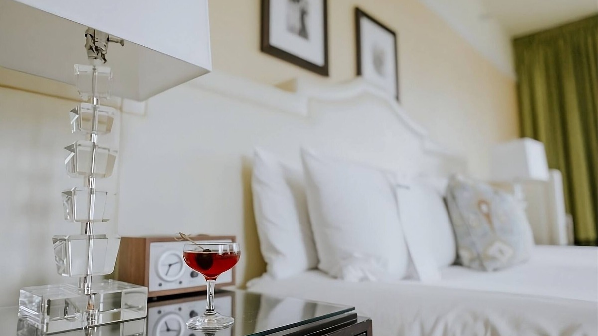 Goose Hollow Hotel | Pleasant Stay! Pet-friendly Accommodation Close to Powell's City of Books!
