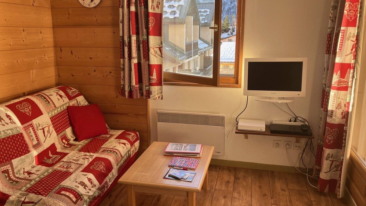 Saint-Sorlin-d'Arves Apartment | Pleasant T3 in the center of the village of Saint Sorlin
