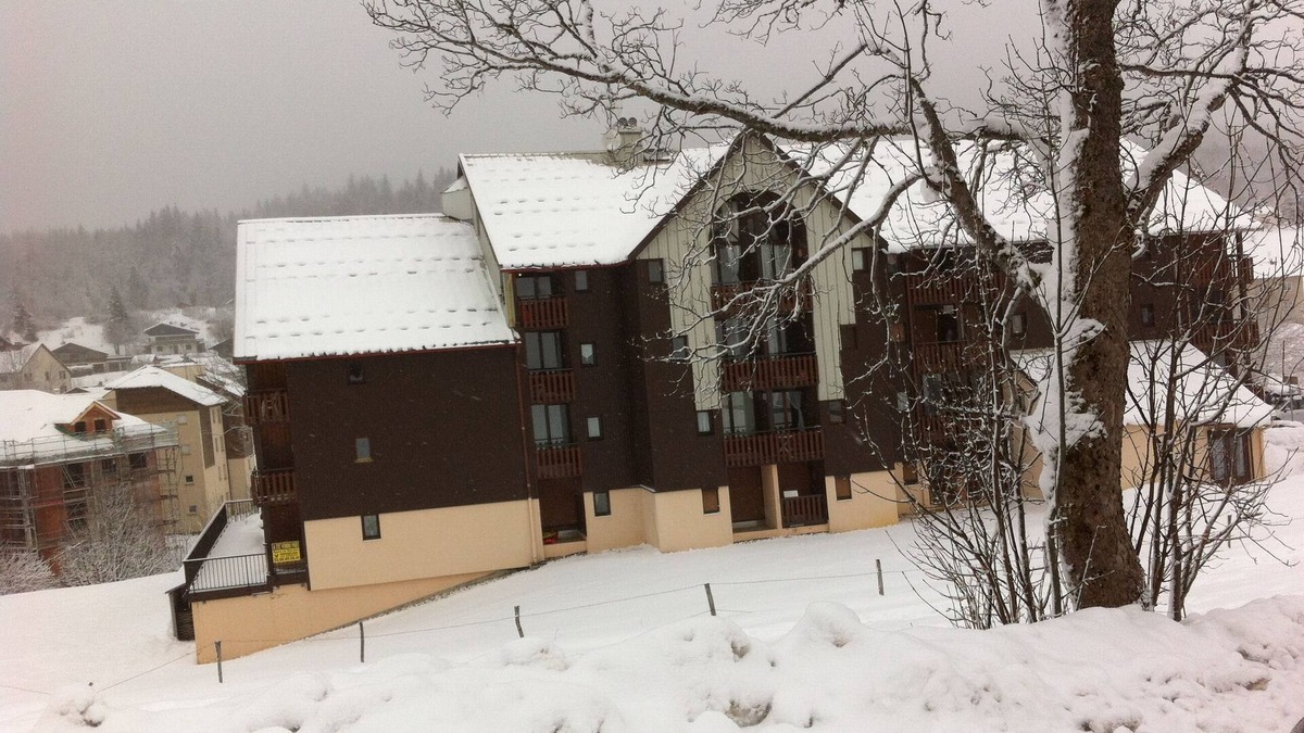 Les Rousses Apartment | Pleasant T2 apartment at the foot of the slopes in the Les Rousses resort