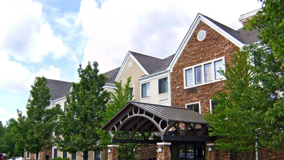 Parsippany House | Pleasant Stay, Convenient Location! 3 Family-friendly Units, Free Parking