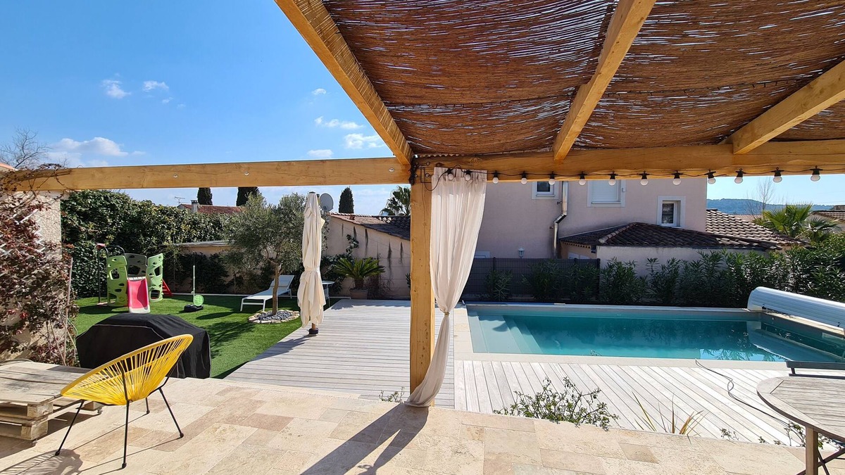 Coudoux House | Pleasant vacation home with swimming pool