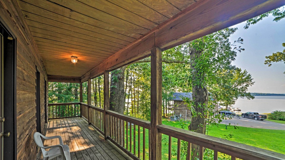 Springville Cabin | Pleasant View Resort Cabin on Kentucky Lake!