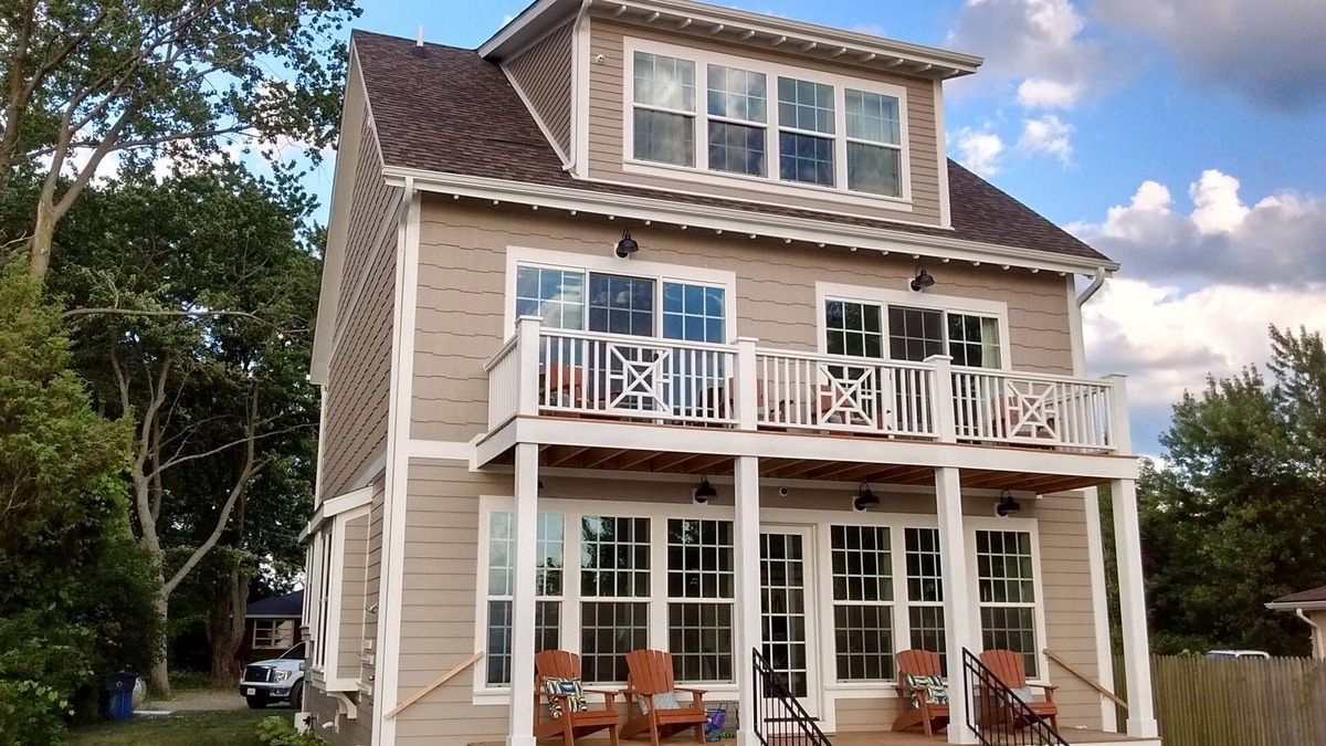 Mt. Pleasant House | PLEASANT VIEW-South Haven LAKEFRONT with Private Beach-Decks-Patio-Firepit-Swing