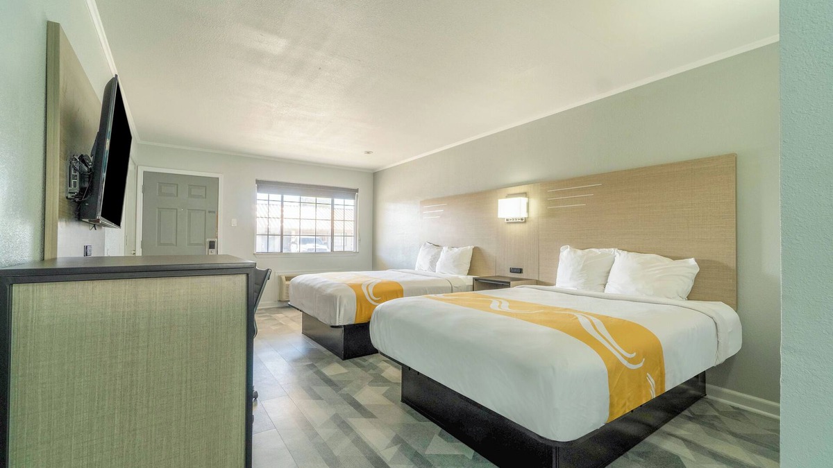 Pleasanton Hotel | Pleasanton Executive Inn By OYO