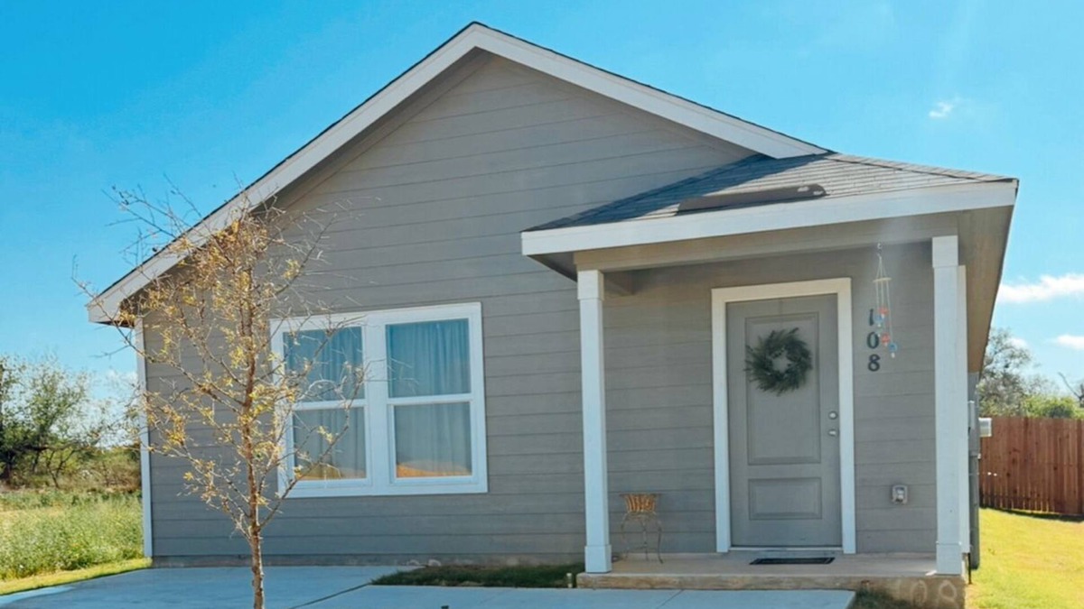 Pleasanton House | Pleasanton Extended Stay- Huge Monthly Discount
