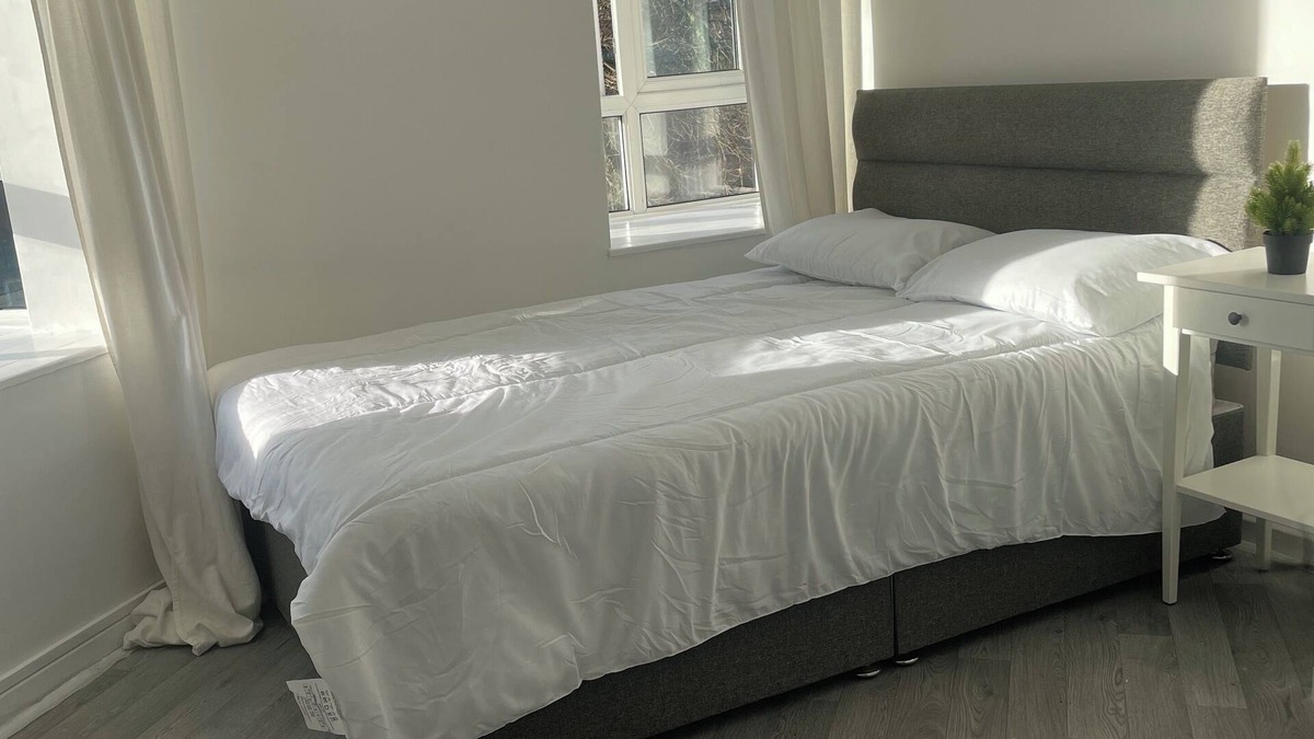 Ferndale Apartment | Please do not book. VRBO are refusing to delete the ad.