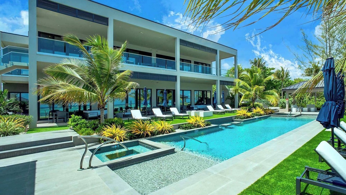 Bodden Town Apartment | Please Inquire Before Booking – Luxury Villa