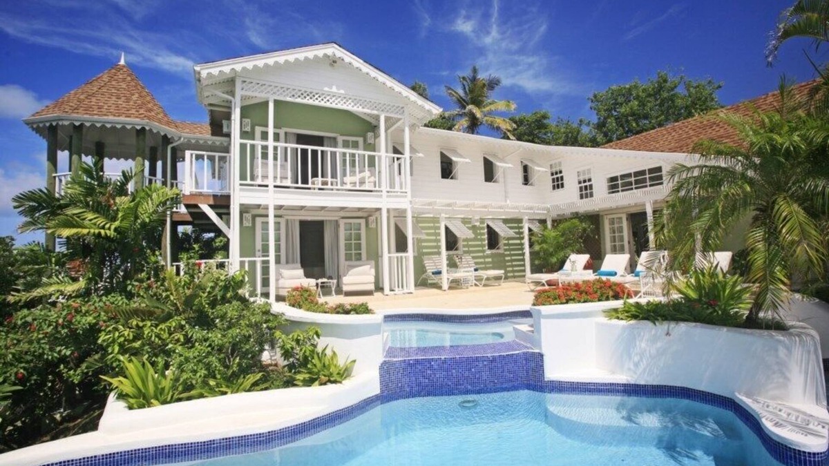 Saline Point Villa | Please Inquire Before Booking – Luxury Villa