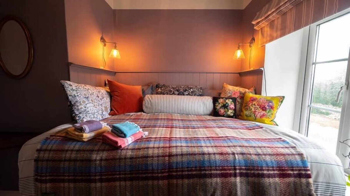 Scunthorpe Other | Plum Cottage: Sleeps 8
