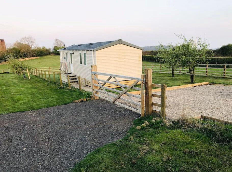 North Bitchburn Apartment | Plum Tree Lodge Set in 2 acres of Private Land
