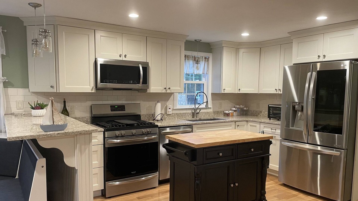 Cedarville House | Plymouth House with In- ground Pool 5 minutes to Cape Cod and beaches