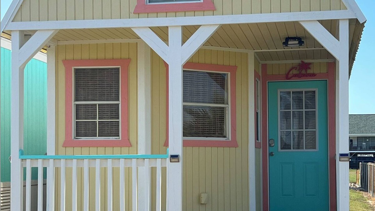 Port O Connor Cabin | POC Cabana on Maple St. Cozy little cabin, great location.
