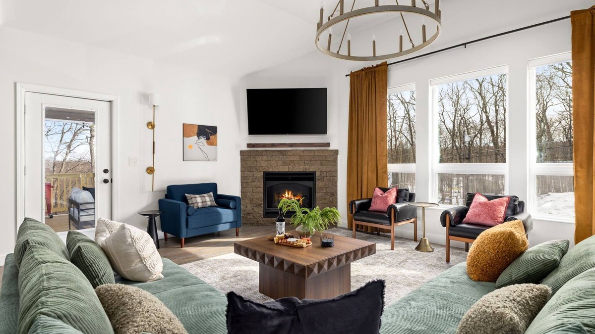 East Stroudsburg House | Pocono Bliss 5br | Hot Tub | Sauna | Game Room
