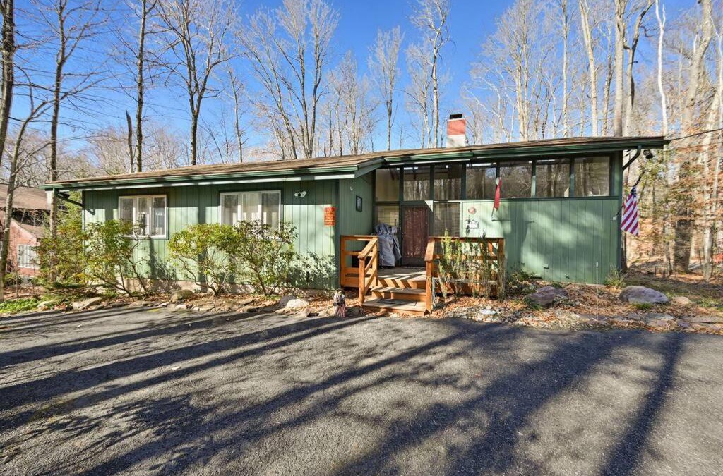 Pocono Pines House | Pocono Pines, Lake Naomi 4 bedrooms, 2 full bath