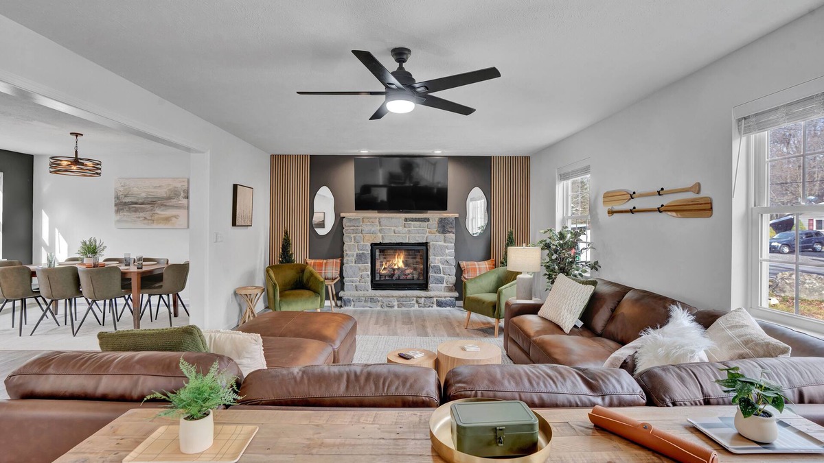 Tobyhanna House | Poconos Luxury Retreat - Hot-Tub, Billiards, Game Room, Fire-Pit, Private!