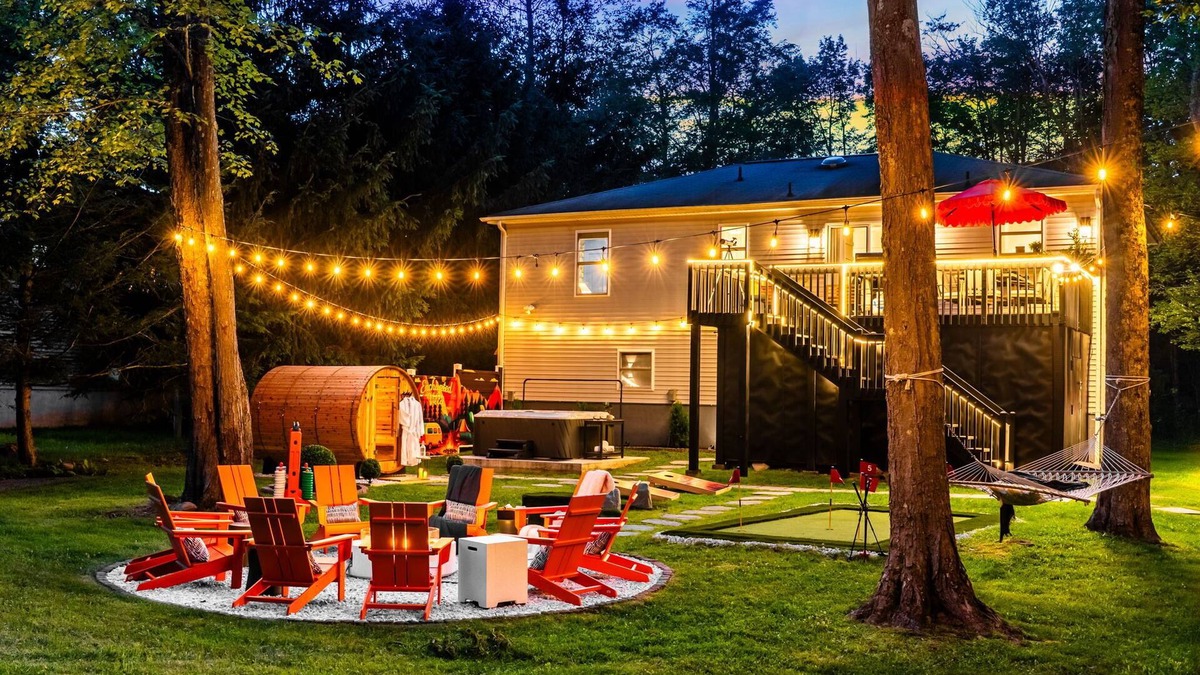 Pocono Summit House | Poconos Luxury Sauna Outdoor Movie Hot Tub Bowling Mini Golf