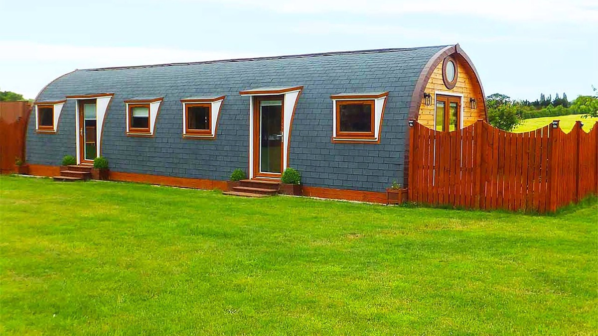 Trowse Newton Cabin | Pod 3 with Countryside view and Hot Tub