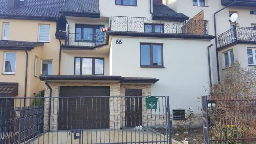 Checiny House | Pod srebrną różą