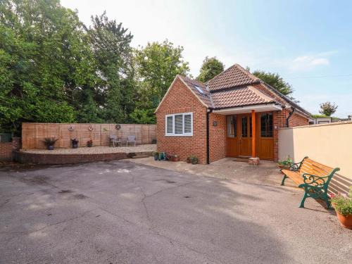 Bishopstone House | Poddington Cottage