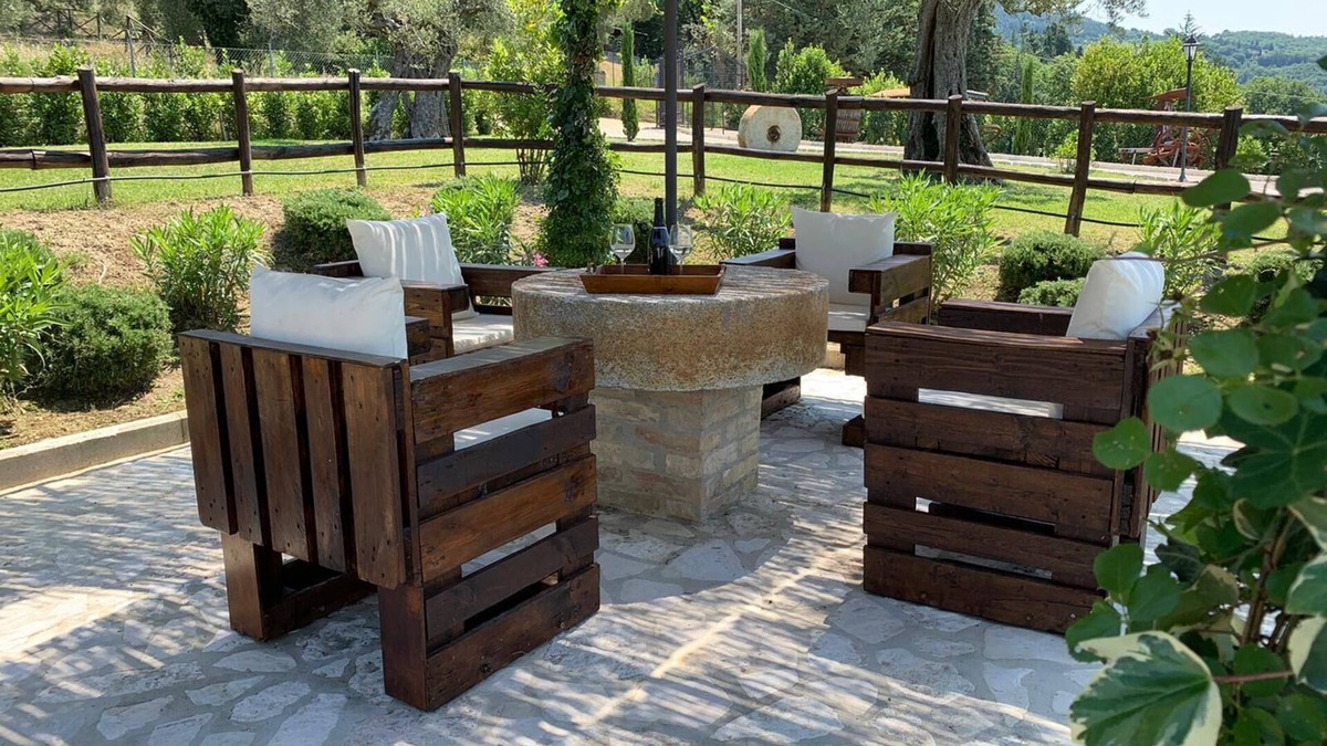Collesanto House | Podere Battegone: immersed in nature