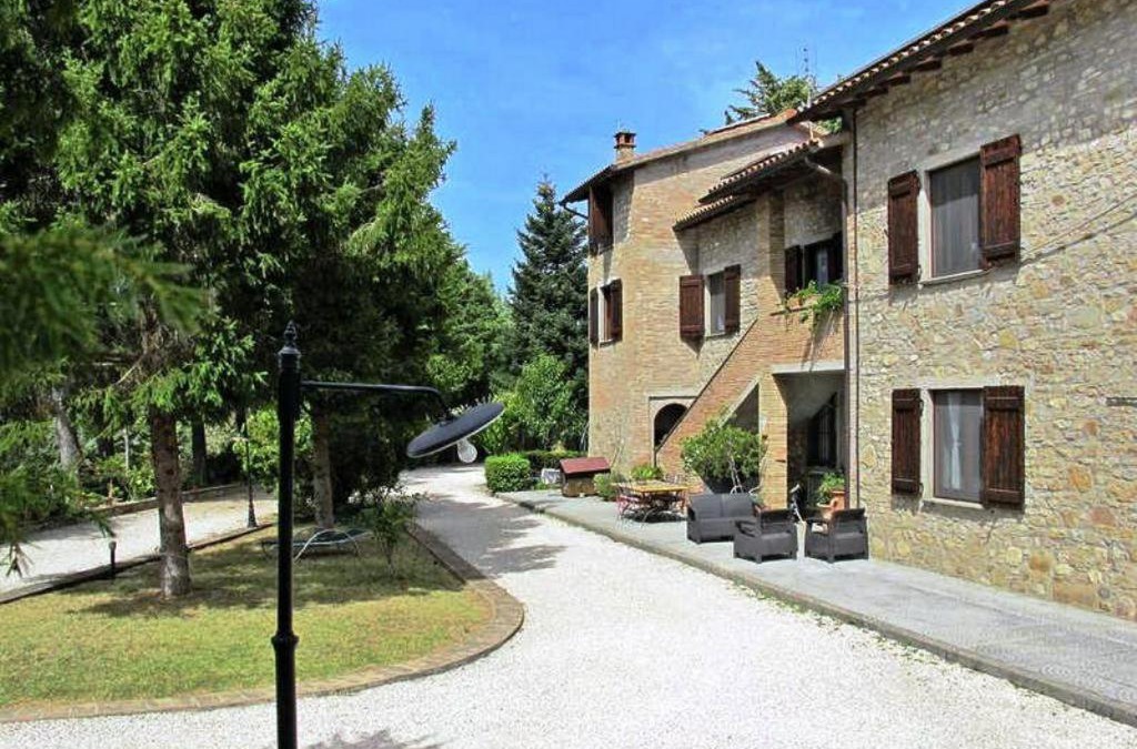 Ramazzano Villa | Podere Caldaruccio La Pineta - 26 people Cottage & Villa