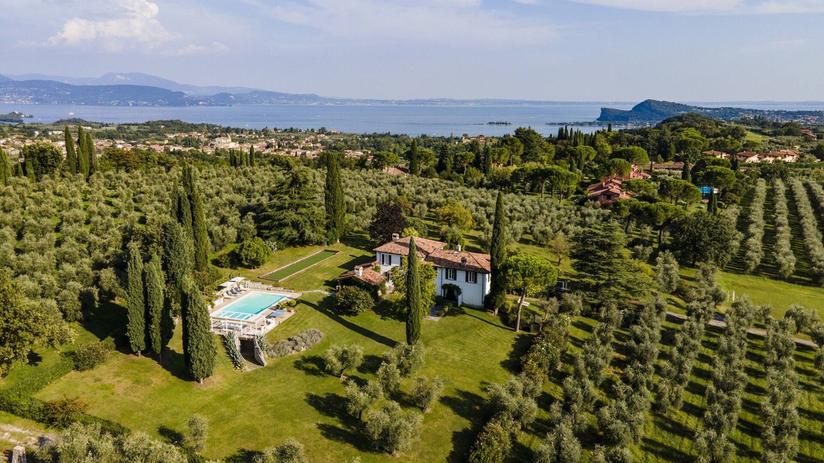 Puegnago del Garda Villa | PODERI LA ROCCHETTA Unique Estate on Lake Garda