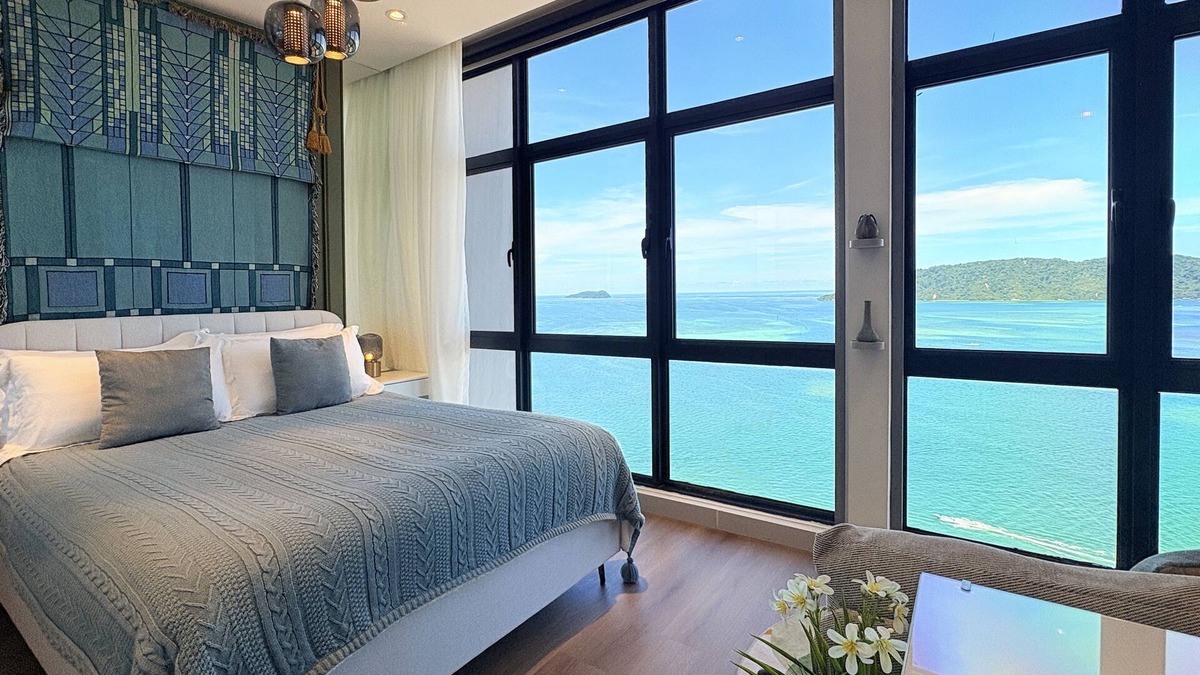 Downtown Kota Kinabalu Condo | 『Poetic Green Loft』 9m Panoramic Oceanview for 2