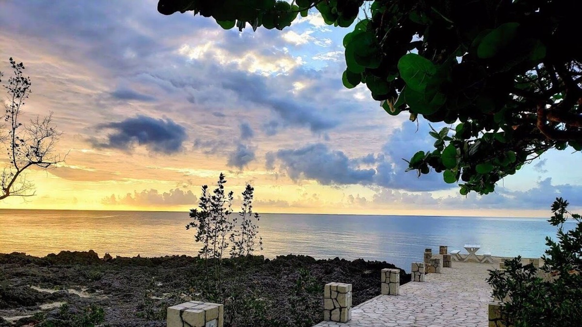 Orange Bay Villa | Poetreef Villa - Waterfront Cut Stone Luxury
