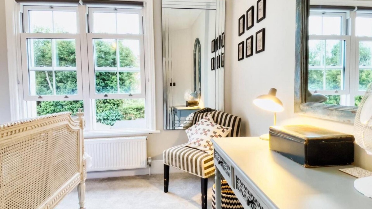 Worthing Apartment | Poets Apartment By My Getaways