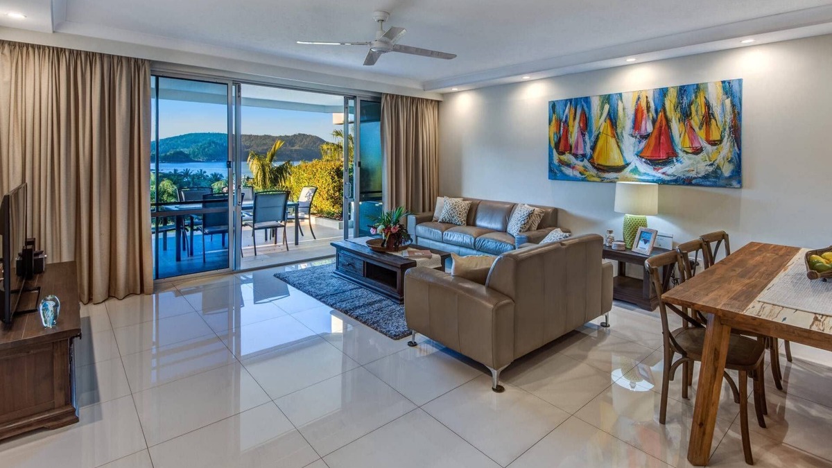 Hamilton Island Apartment | Poinciana 011 Hamilton Island - oceanviews, golf buggy and transfers