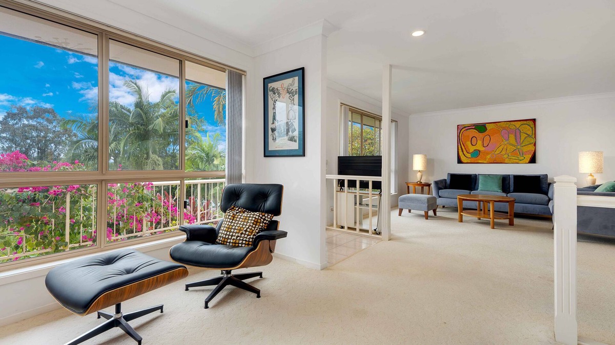 Ocean Shores Cottage | Poinciana - Fabulous coastal home with lush gardens & panoramic views