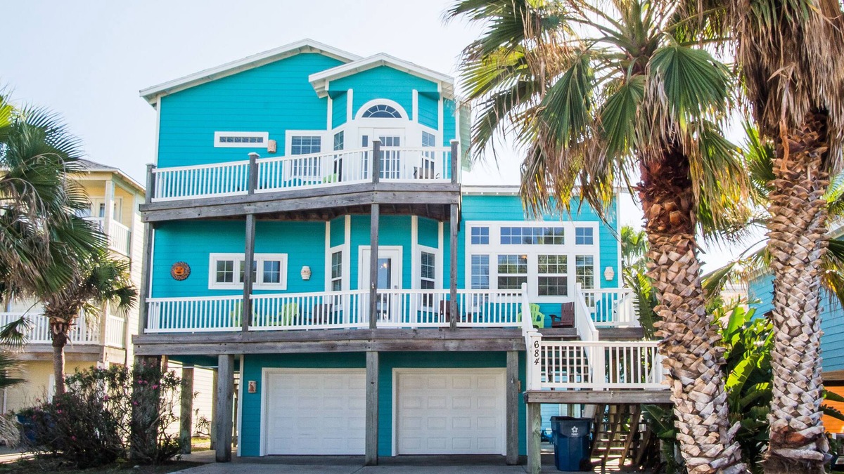 Sand Point House | Point Break