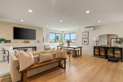 Point Loma Heights House | Point View Retreat by AvantStay Modern Coastal Retreat Near Sunset Cliffs Ocean Beach